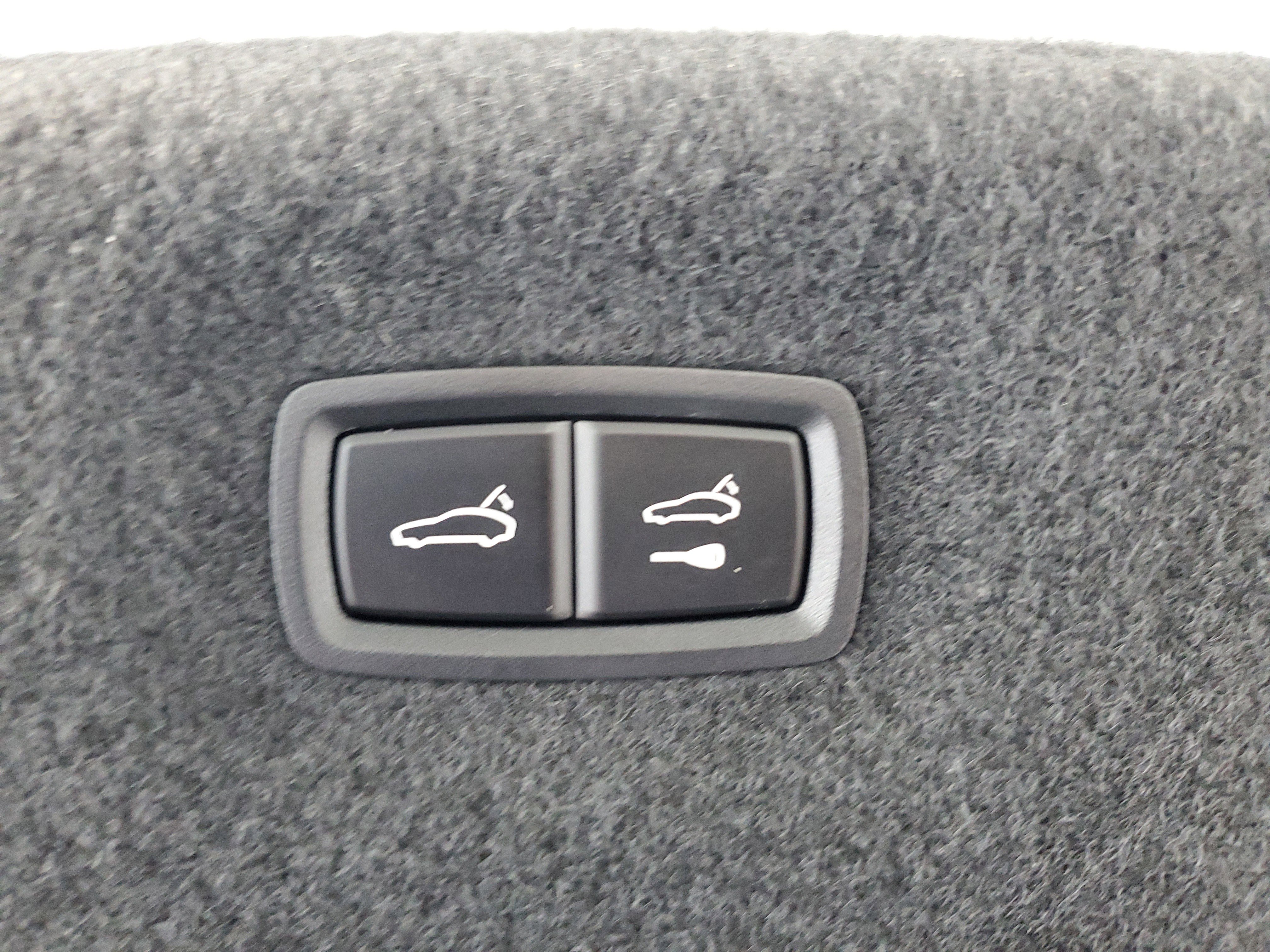 Used 2022 Porsche Taycan GTS image 6