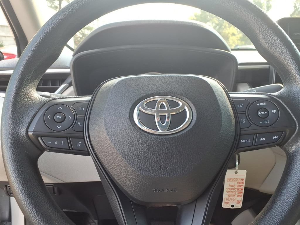 Used 2022 Toyota Corolla Cross L FWD image 25