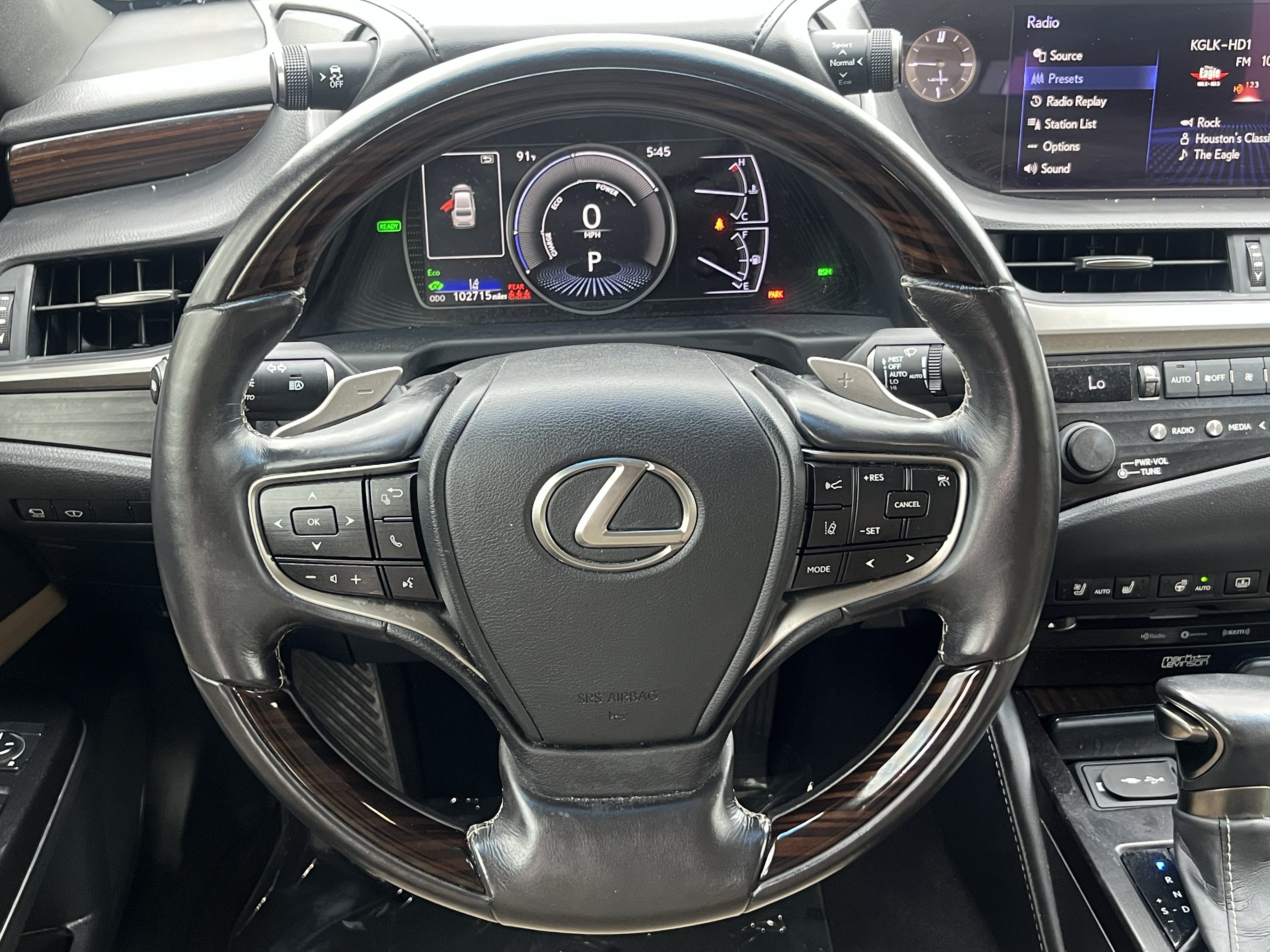 Used 2019 Lexus ES 300h Ultra Luxury w/ Accessory Package 2 FWD image 17