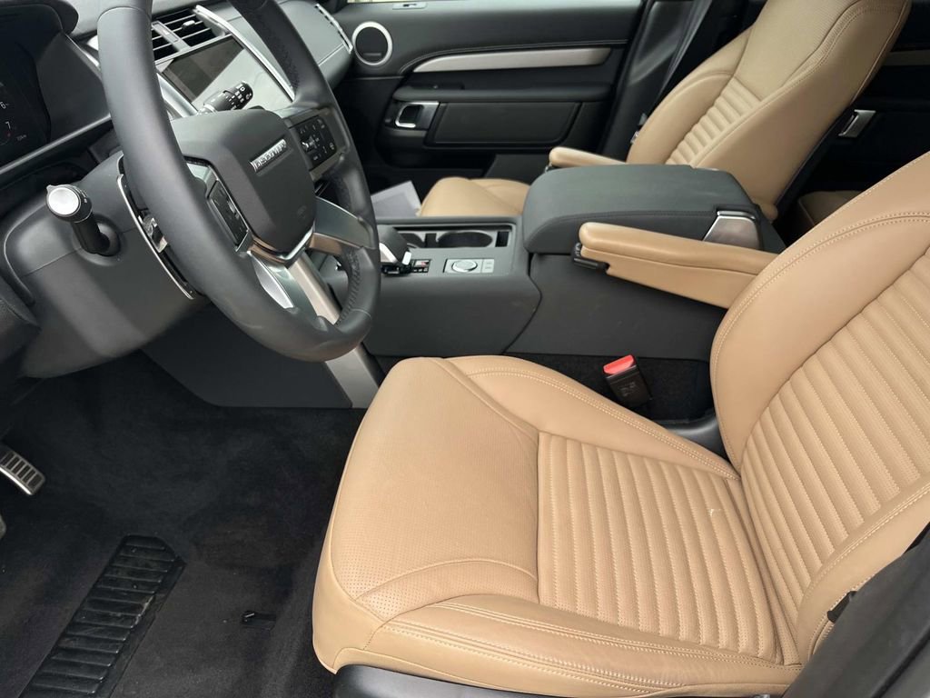 New 2026 Land Rover Discovery Limited Edition AWD/4WD image 12
