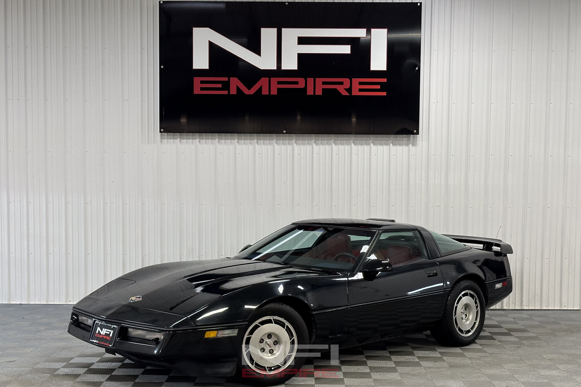 Used 1987 Chevrolet Corvette Coupe RWD image 1