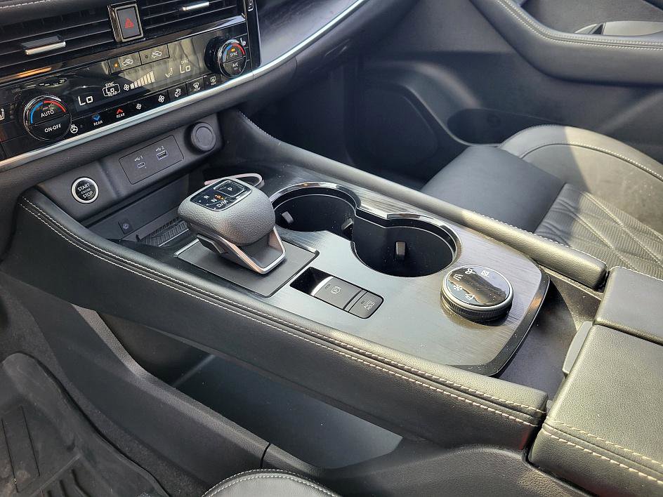 Certified 2023 Nissan Rogue Platinum w/ Platinum Premium Package image 15