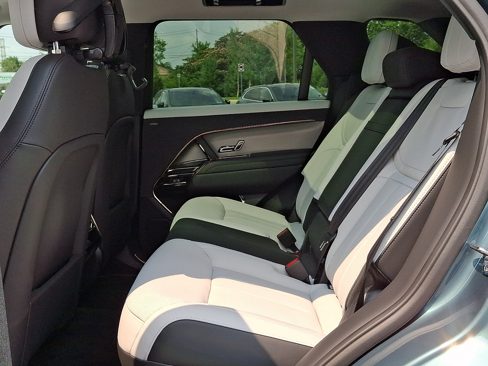 New 2026 Land Rover Range Rover Sport Dynamic SE AWD/4WD image 7
