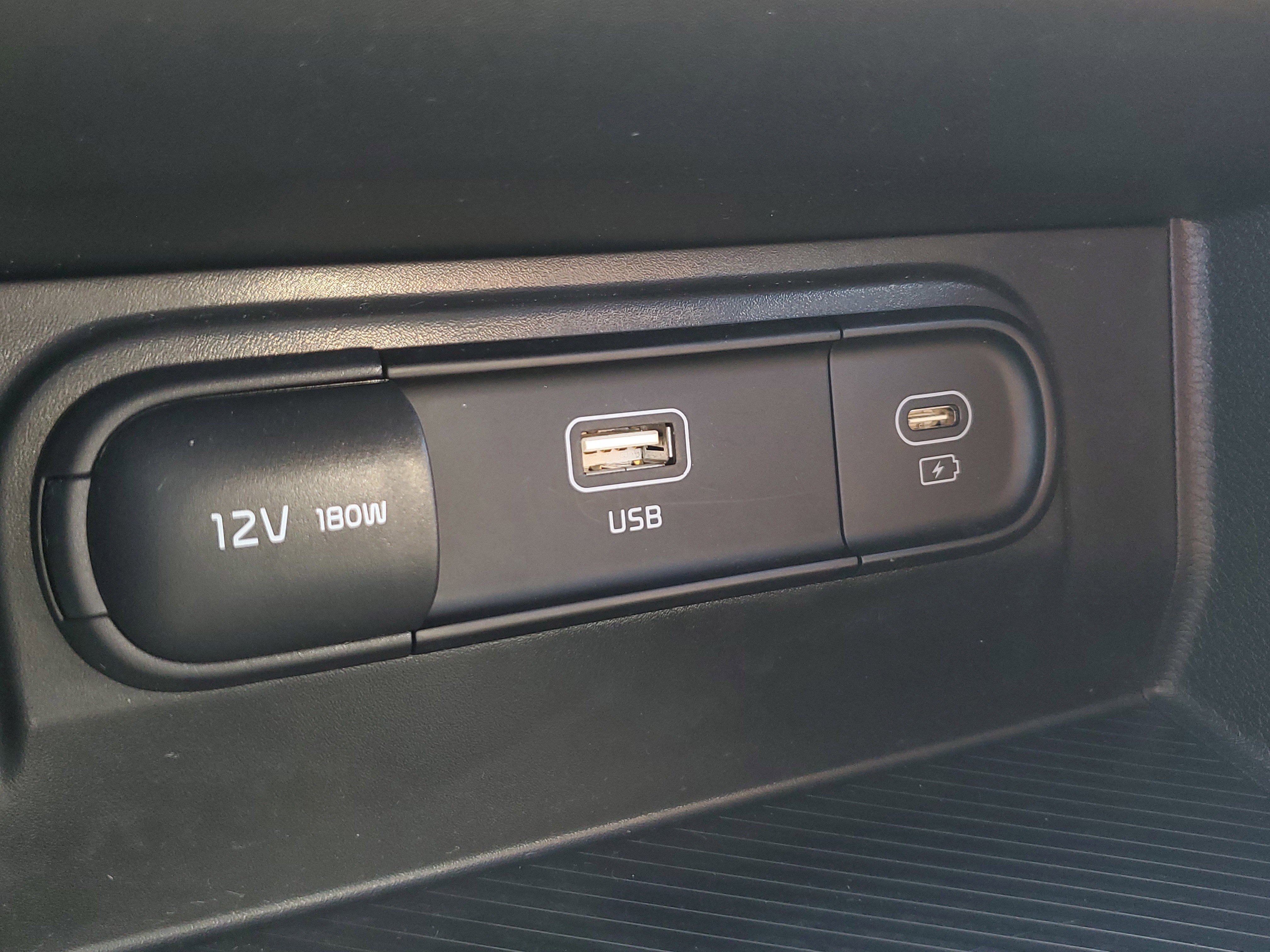 Used 2024 Kia Sportage LX image 10