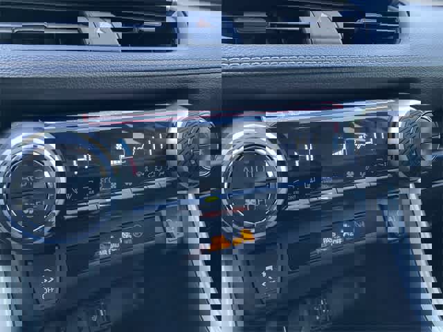 Used 2025 Toyota RAV4 XLE image 24