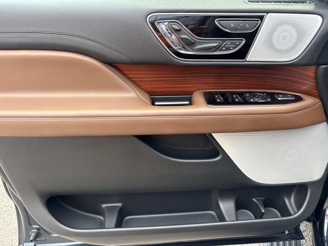 Certified 2024 Lincoln Navigator Reserve AWD/4WD image 25