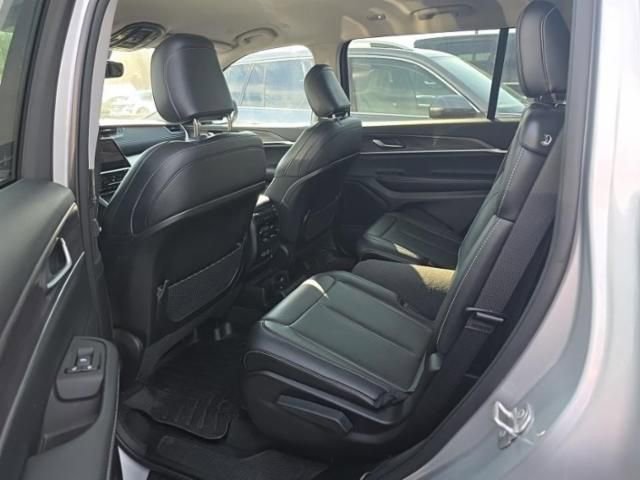 Used 2023 Jeep Grand Cherokee L Limited w/ Trailer Tow Group (B) image 5