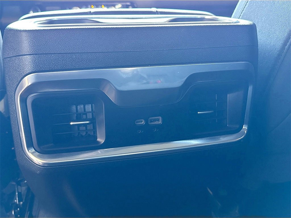 Used 2025 GMC Sierra 1500 Elevation image 25