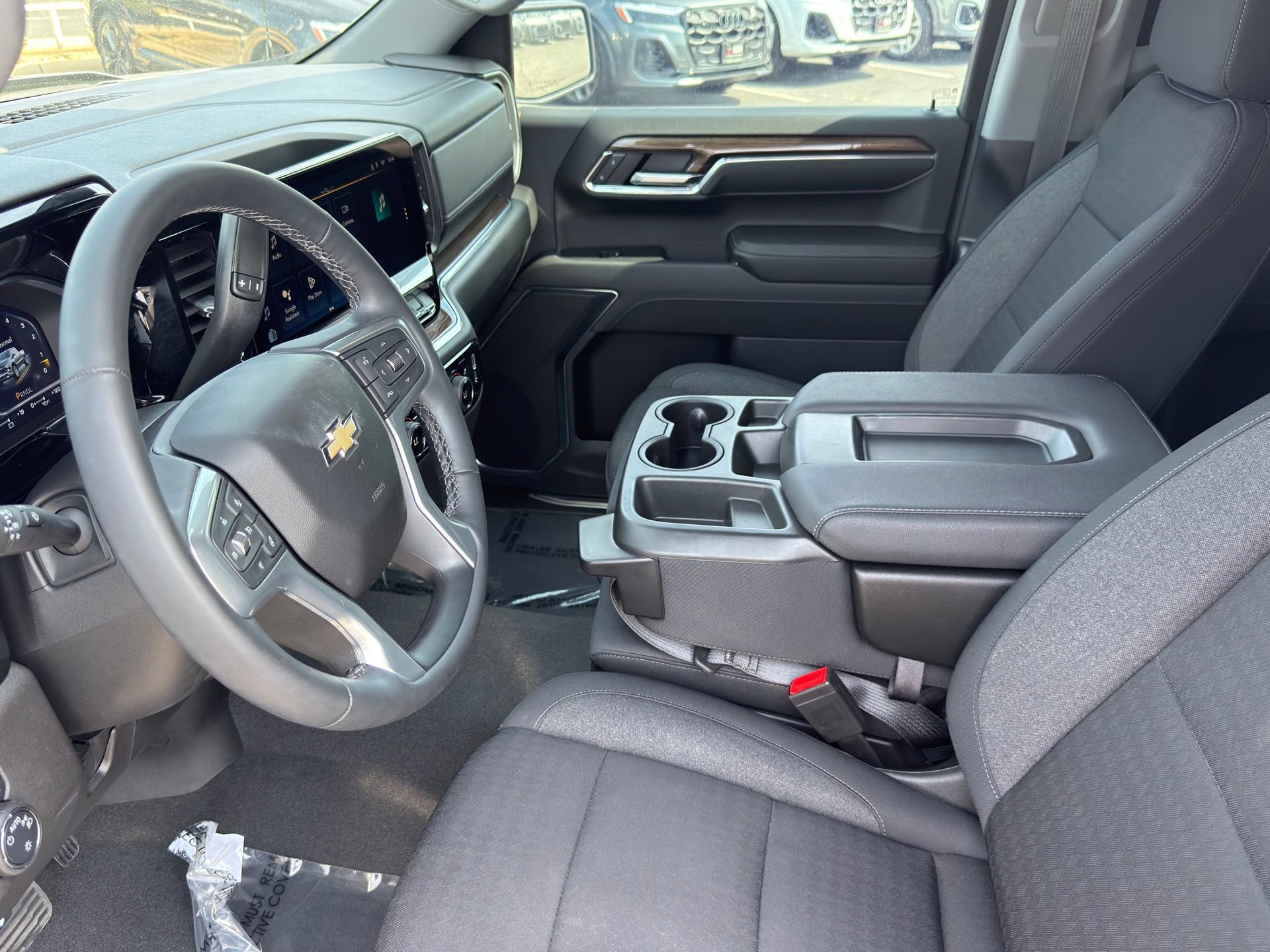 Used 2024 Chevrolet Silverado 1500 LT RWD image 9