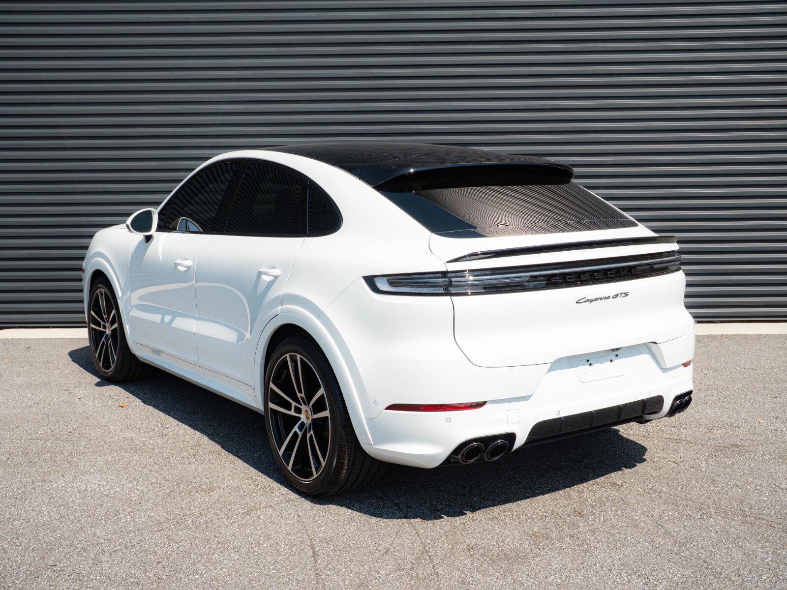 Used 2026 Porsche Cayenne GTS AWD/4WD image 3