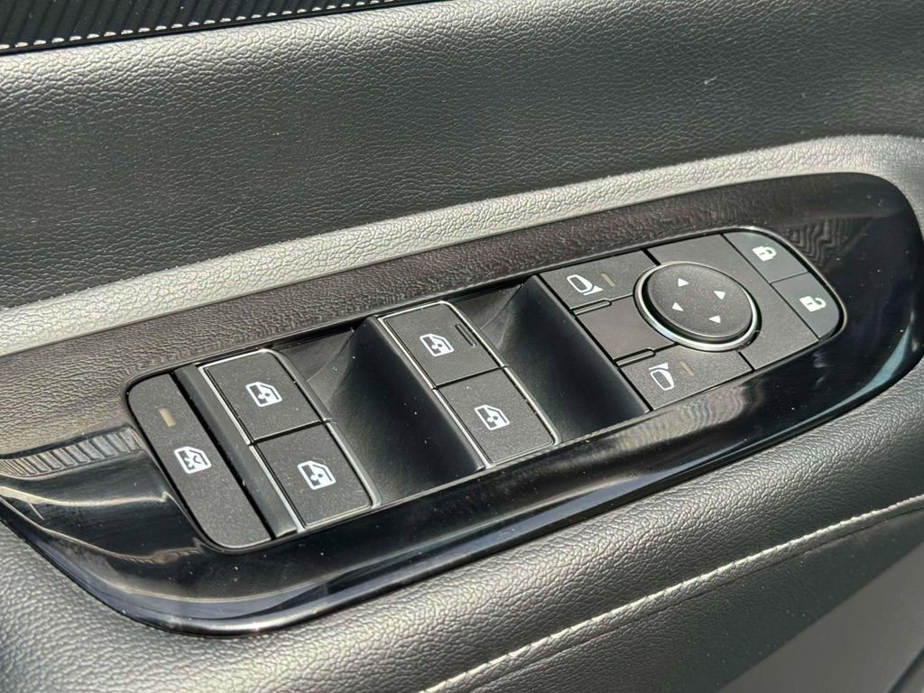 Certified 2025 Nissan Murano SV AWD/4WD image 16