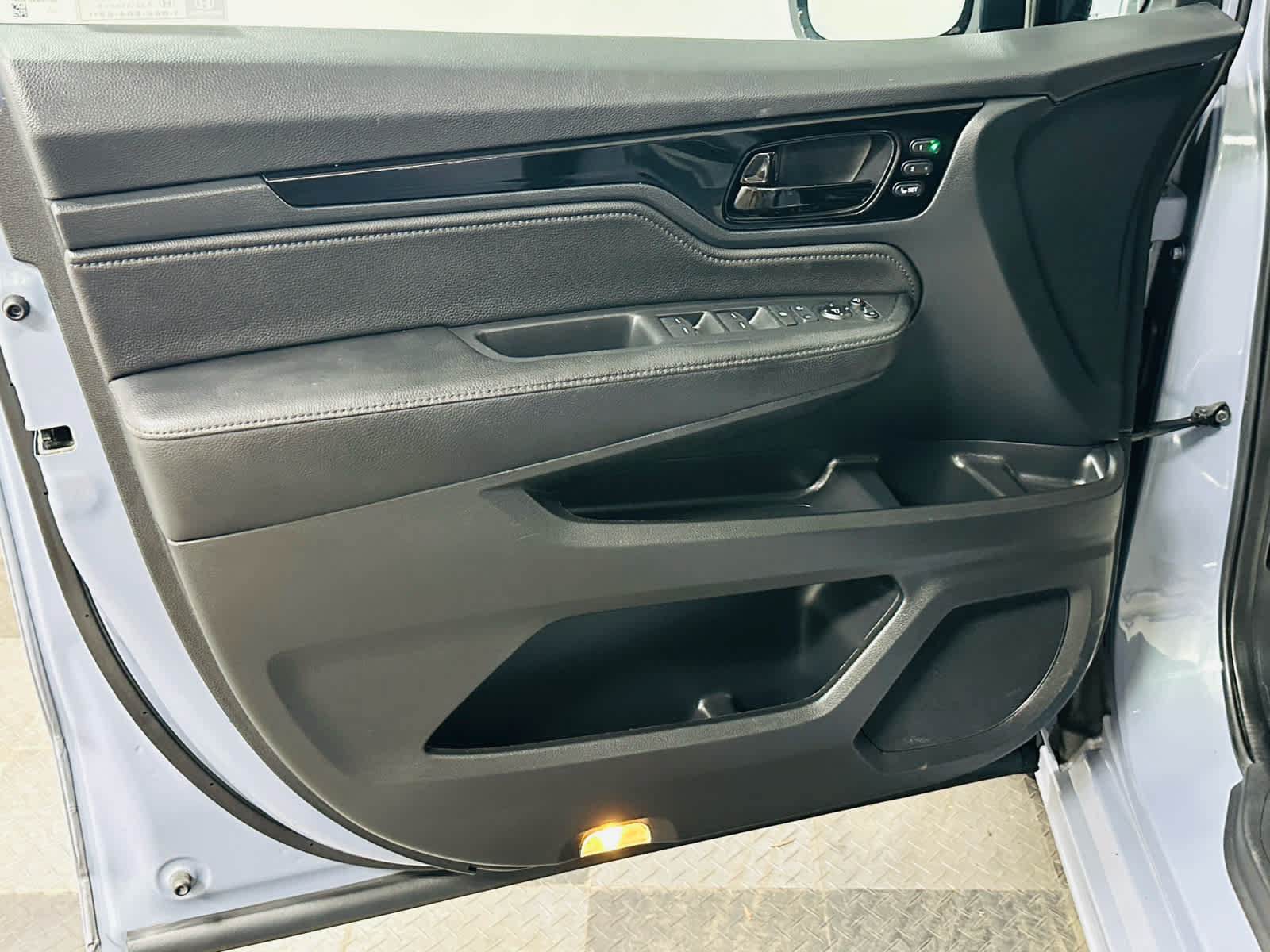 Used 2023 Honda Odyssey Elite image 27