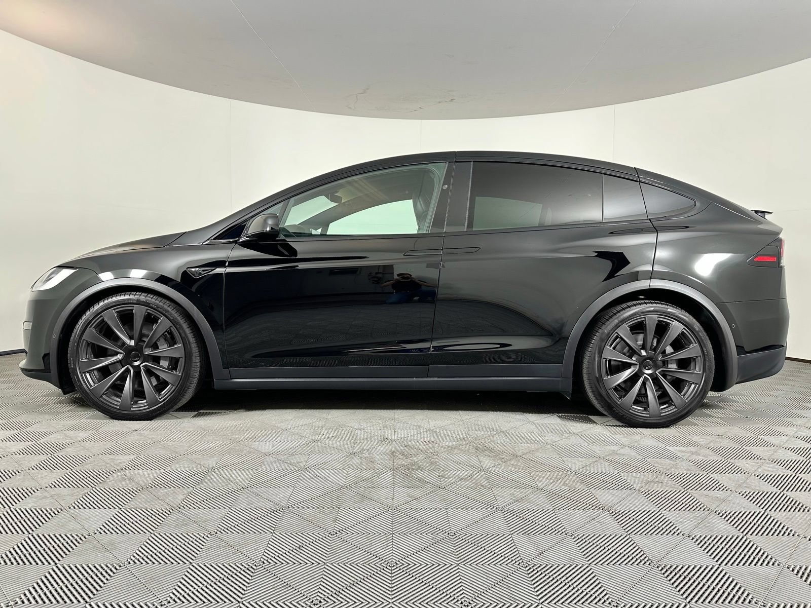 Used 2022 Tesla Model X Plaid AWD/4WD image 18