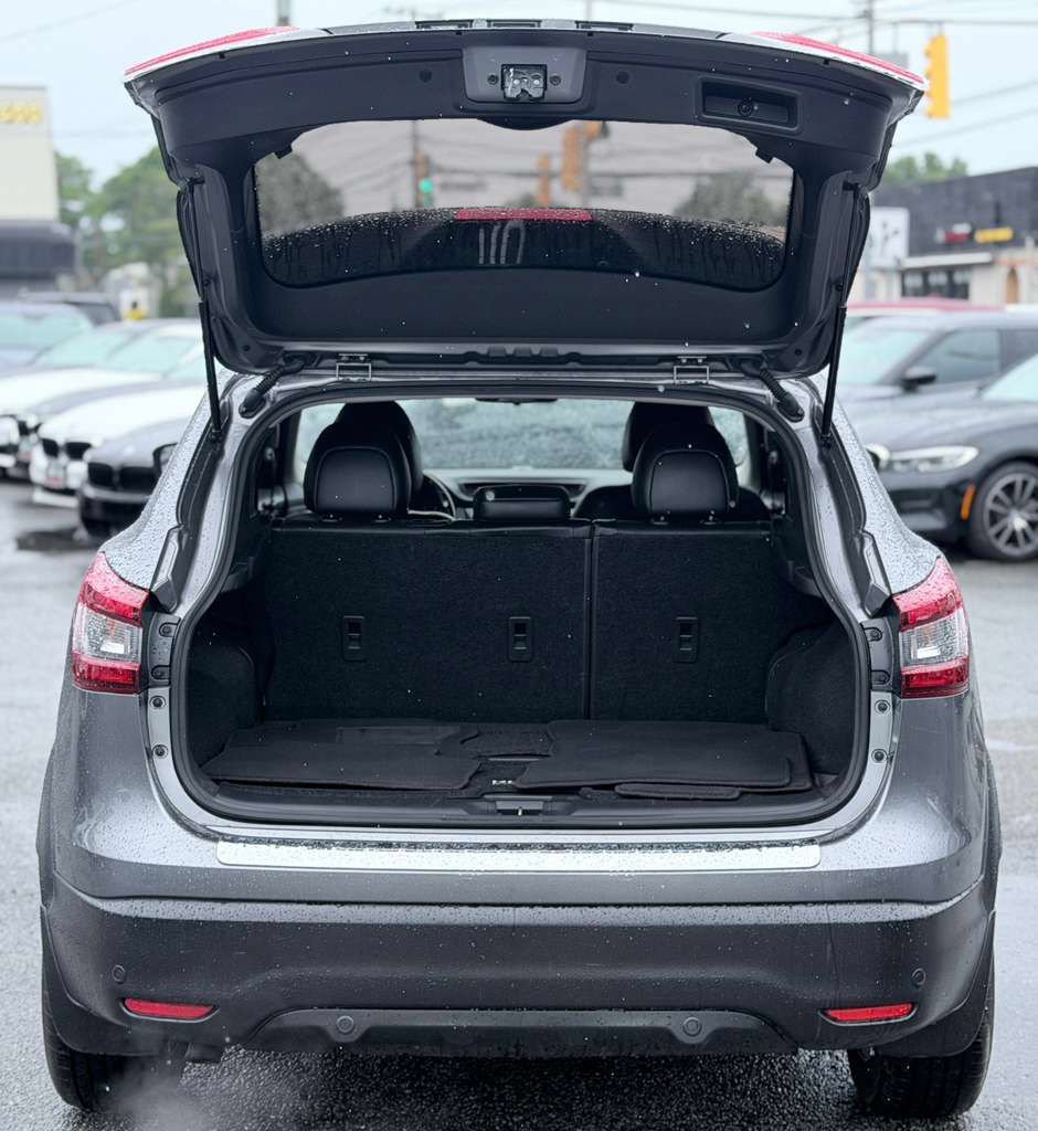Used 2022 Nissan Rogue Sport SV w/ Technology Package AWD/4WD image 9
