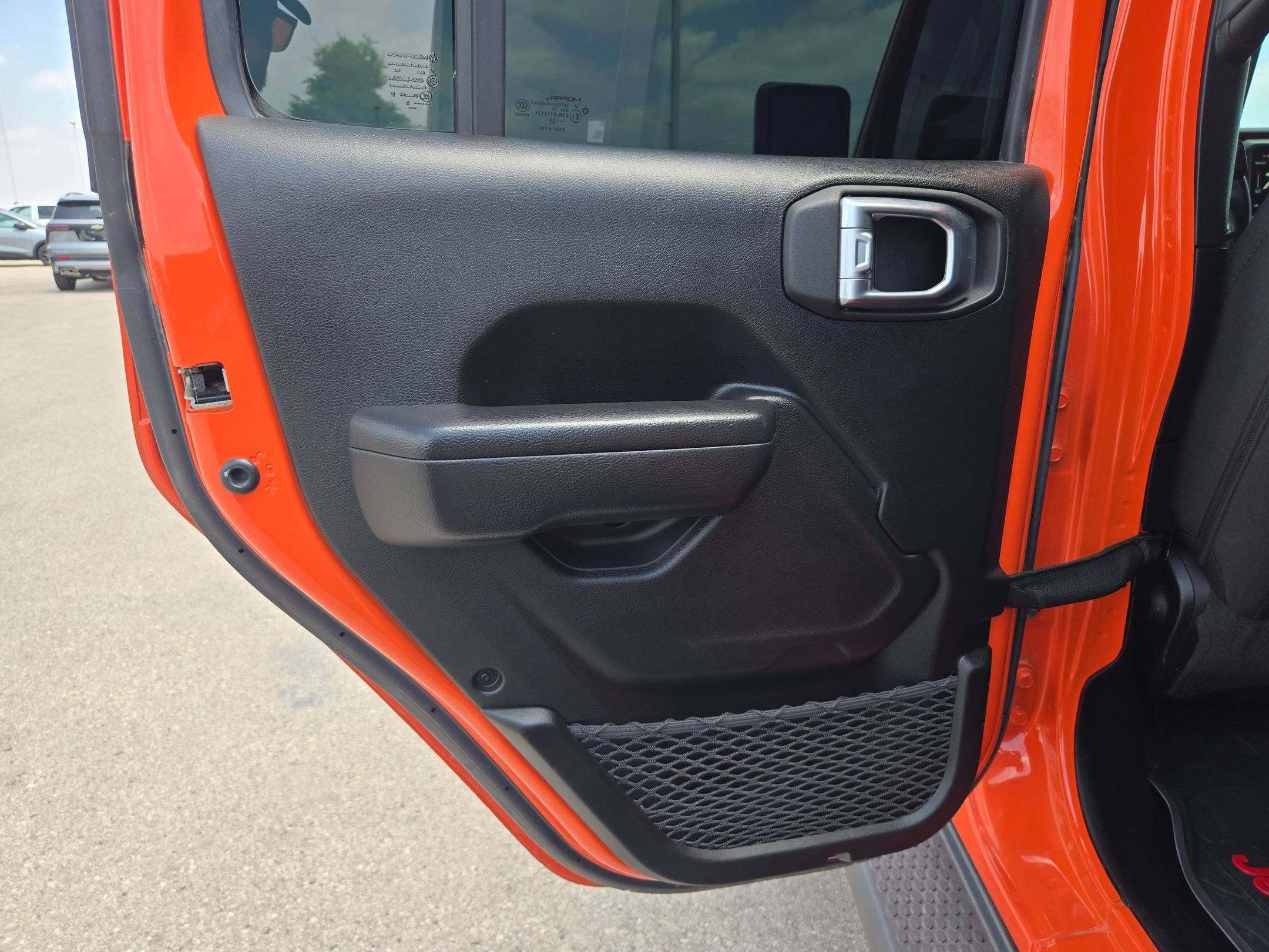 Used 2023 Jeep Wrangler Unlimited Rubicon w/ Cold Weather Group AWD/4WD image 14