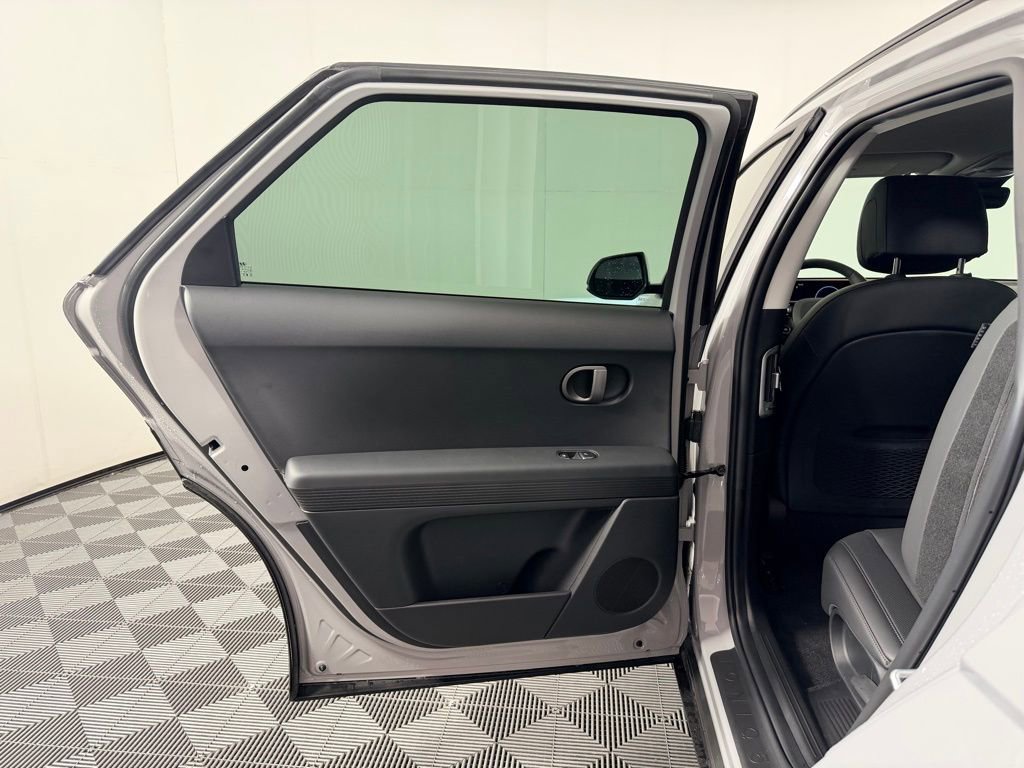 Used 2025 Hyundai Ioniq 5 SEL image 36