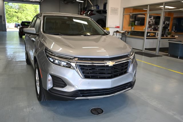 Used 2024 Chevrolet Equinox LT FWD image 3
