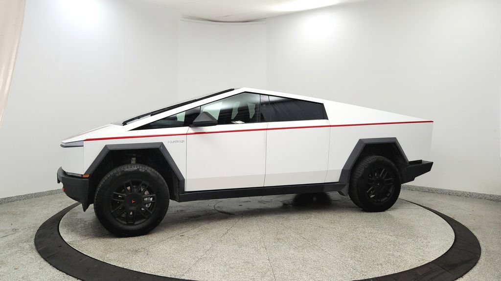 Used 2024 Tesla Cybertruck AWD Crew Cab image 2