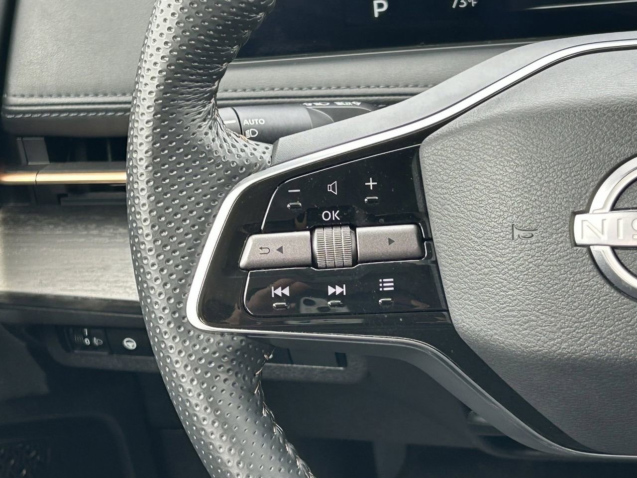 Certified 2025 Nissan Ariya FWD image 25