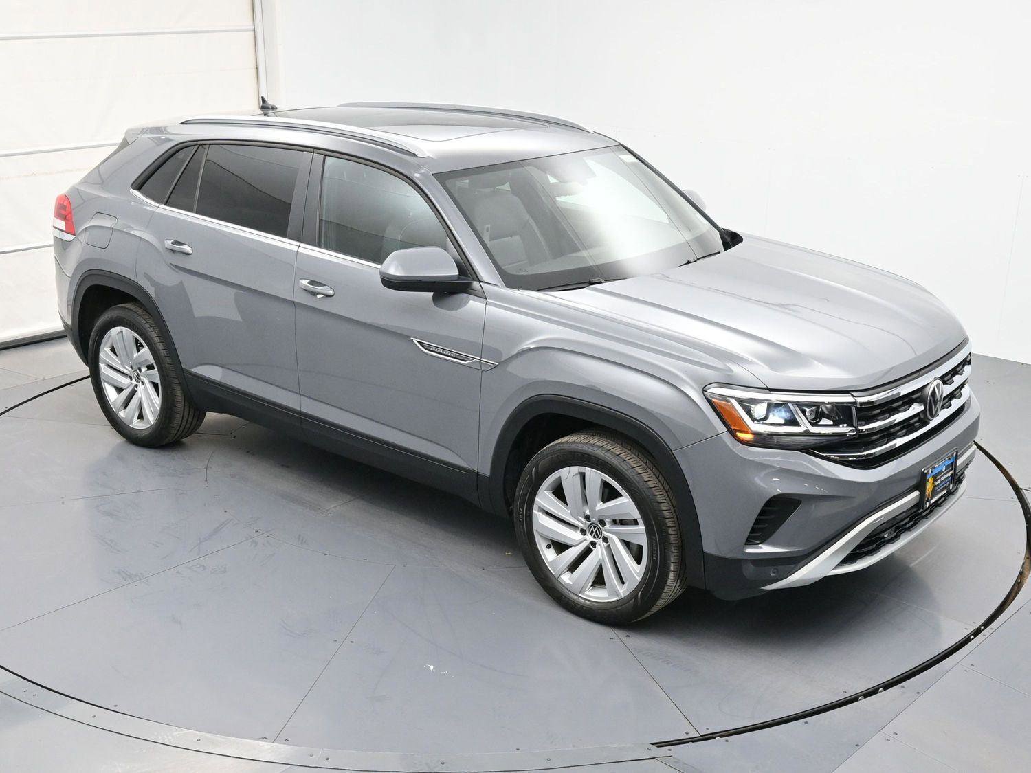 Certified 2022 Volkswagen Atlas Cross Sport SE image 37