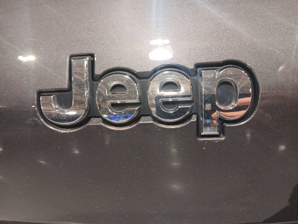 Used 2022 Jeep Grand Cherokee L Limited AWD/4WD image 25