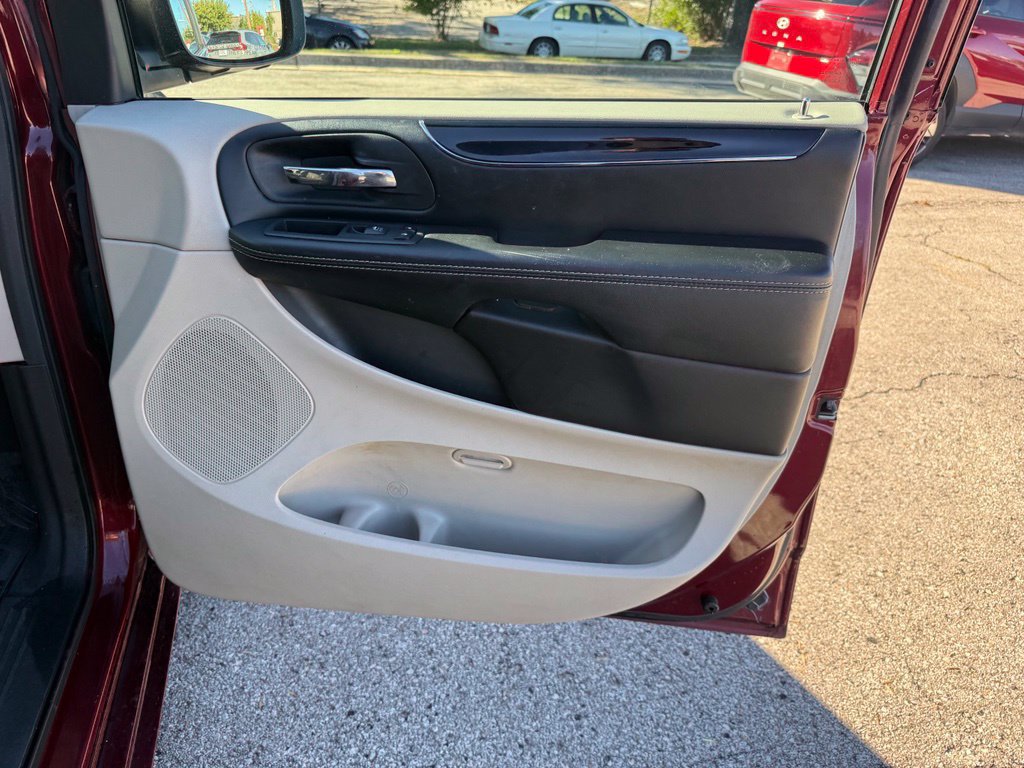 Used 2019 Dodge Grand Caravan SXT FWD image 40