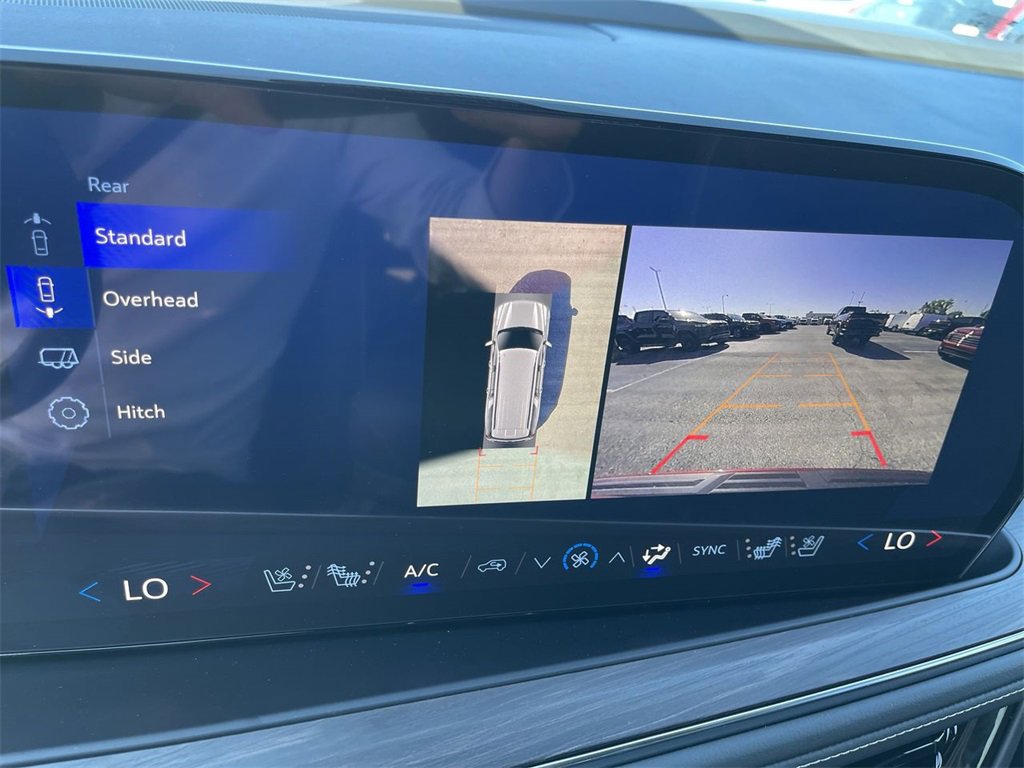 New 2025 Chevrolet Suburban Premier image 17