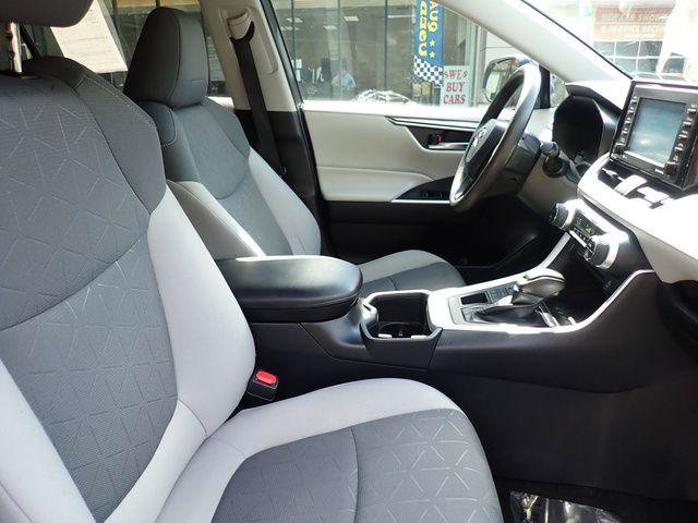Certified 2022 Toyota RAV4 XLE AWD/4WD image 3