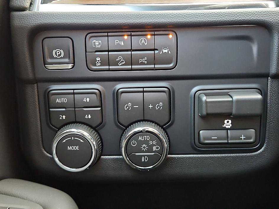 New 2026 Chevrolet Tahoe High Country w/ Sun And Tow Package image 22