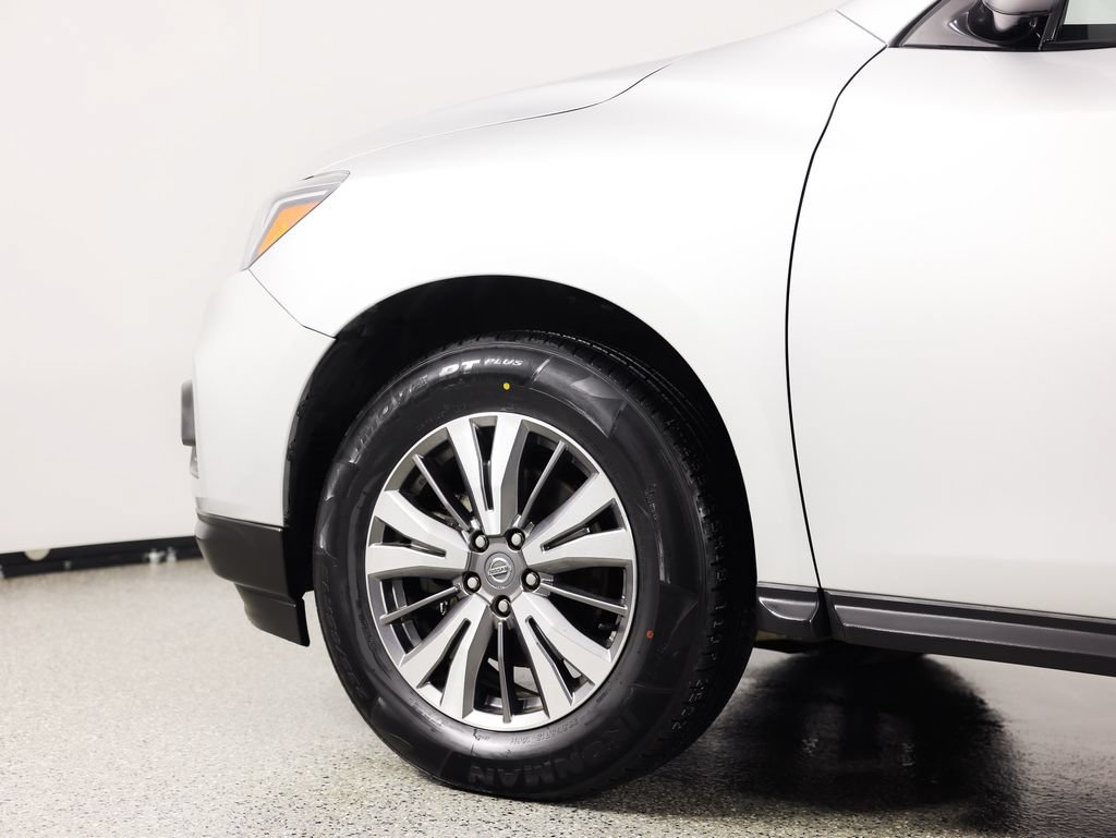 Used 2019 Nissan Pathfinder SV FWD image 6