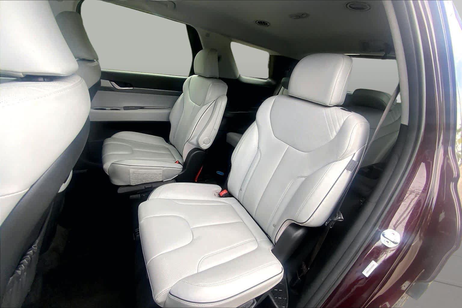 Used 2025 Hyundai Palisade SEL FWD image 18