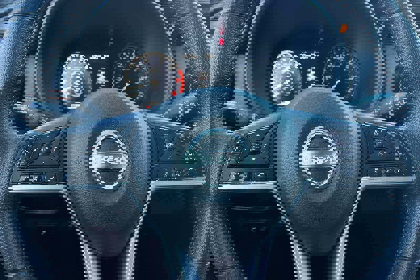 Used 2024 Nissan Kicks SR image 25