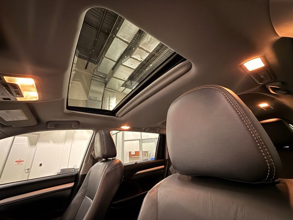 Used 2018 Toyota Highlander XLE image 18