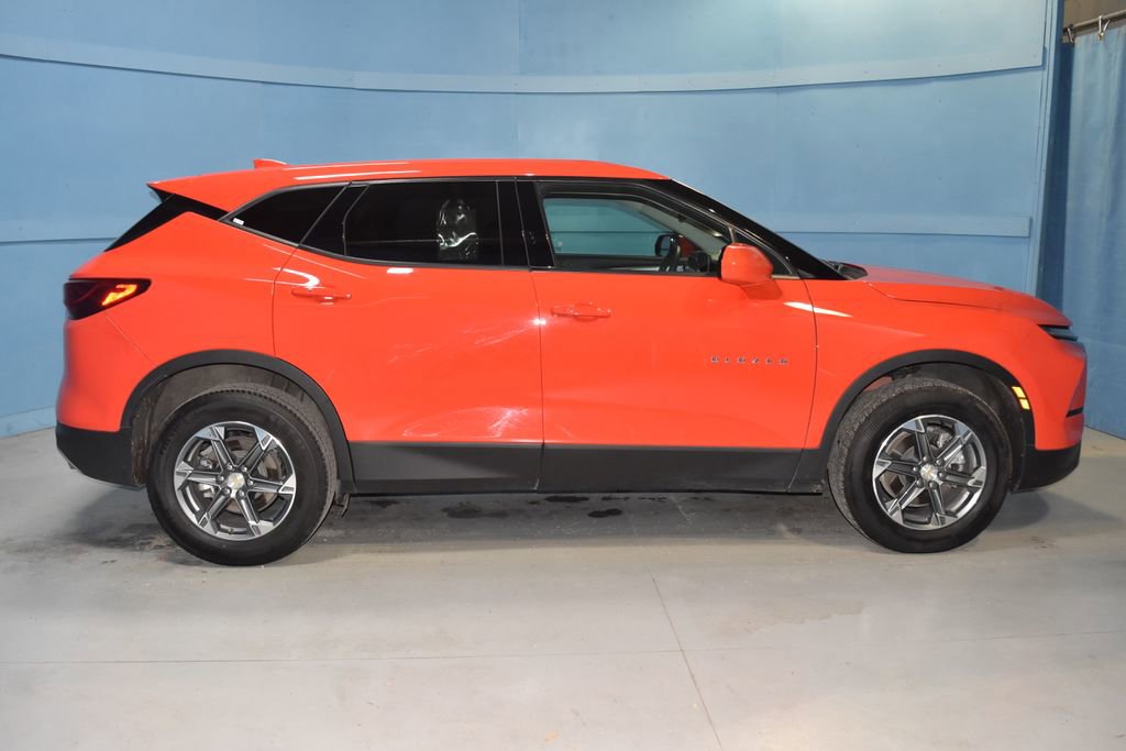 Used 2025 Chevrolet Blazer LT FWD image 21