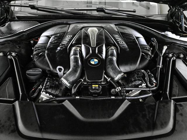 Used 2018 BMW 750i xDrive image 23
