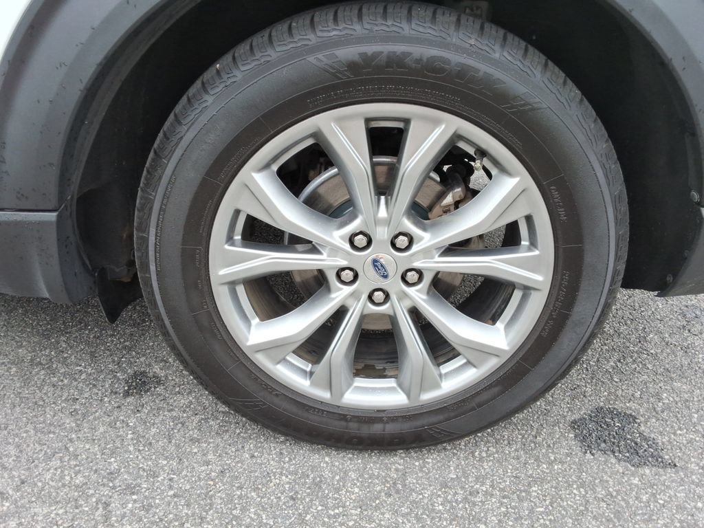 Used 2020 Ford Explorer XLT w/ Equipment Group 202A RWD image 11