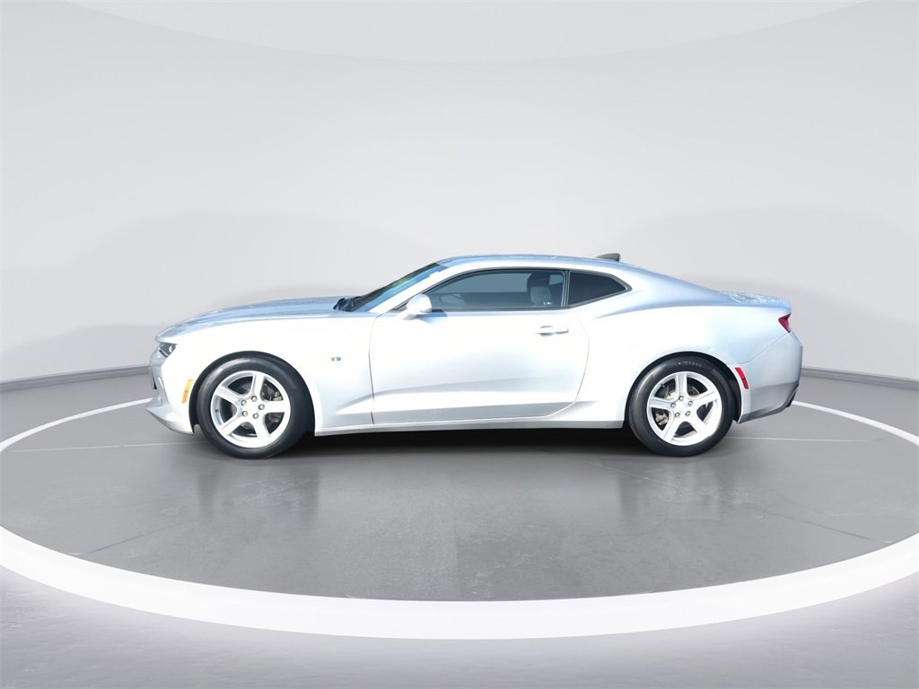 Used 2018 Chevrolet Camaro LT image 5