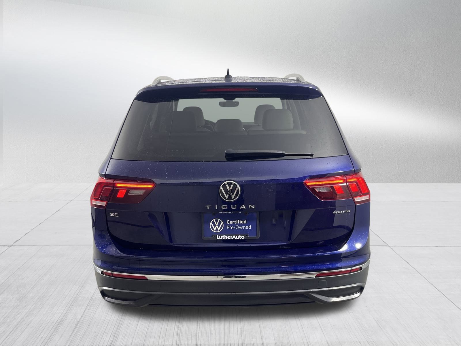 Certified 2022 Volkswagen Tiguan SE w/ Panoramic Sunroof Package image 6