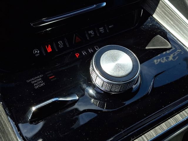 Used 2024 Jeep Wagoneer L Series II w/ Flexible Seating Group image 14