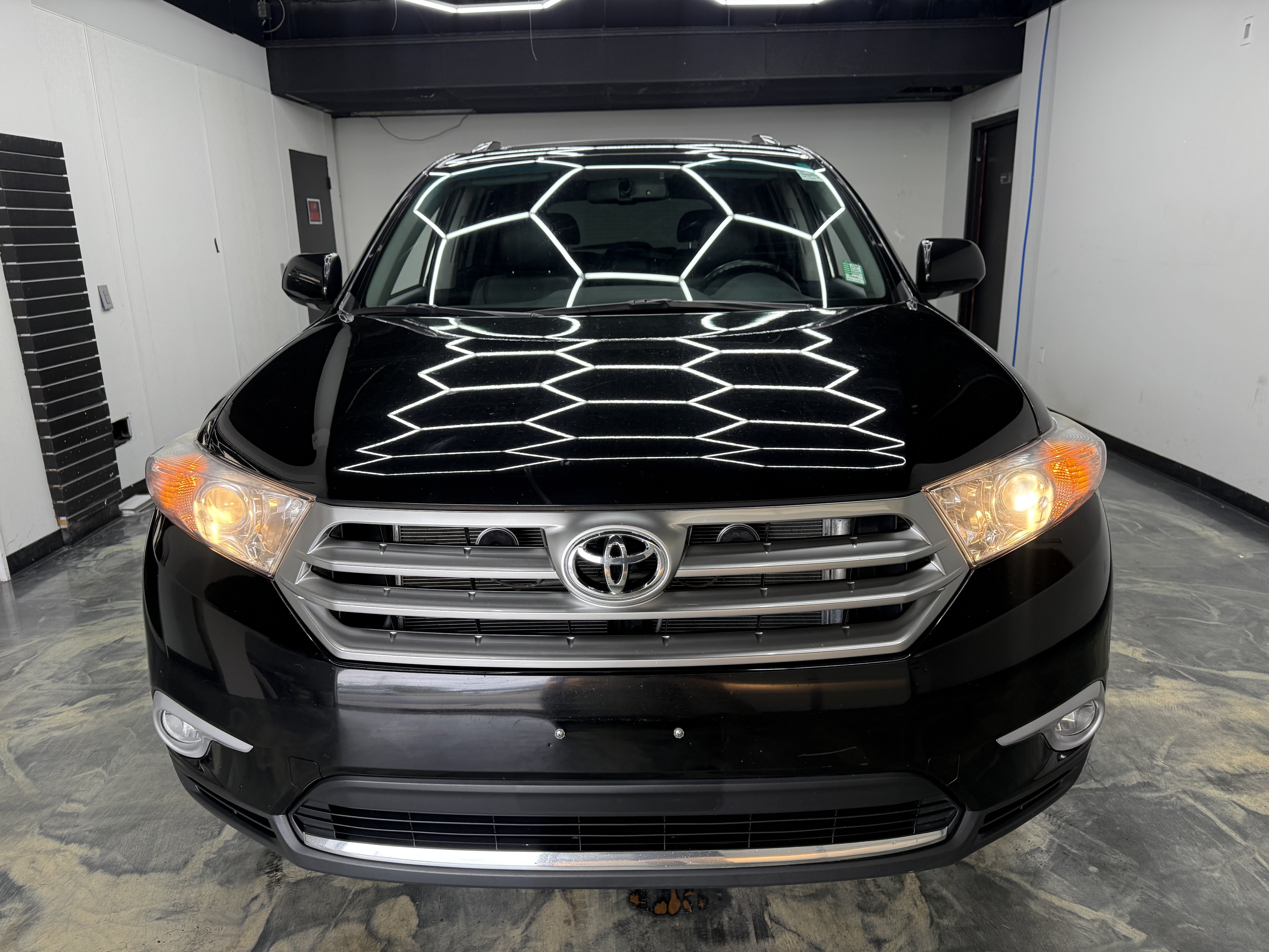 Used 2012 Toyota Highlander Limited AWD/4WD image 7