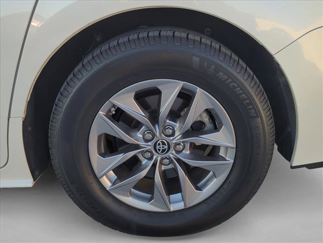 Used 2021 Toyota Sienna XLE AWD/4WD image 5