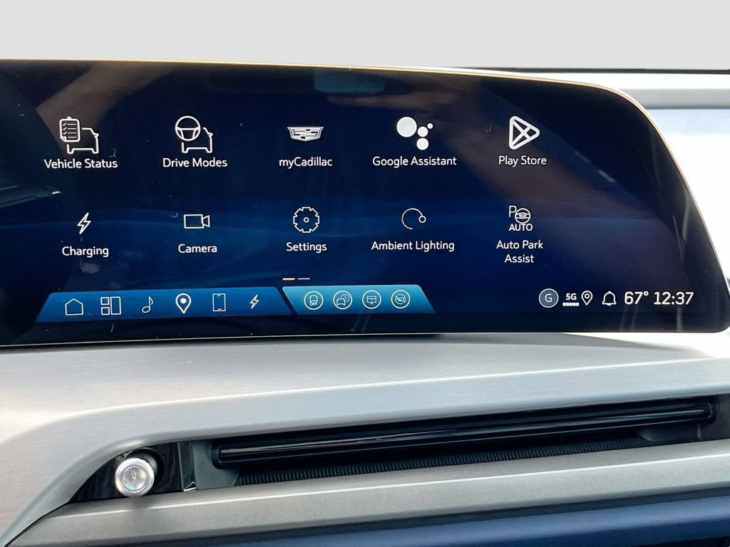 New 2026 Cadillac Vistiq Premium Luxury w/ LPO, Floor Liner Package AWD/4WD image 15
