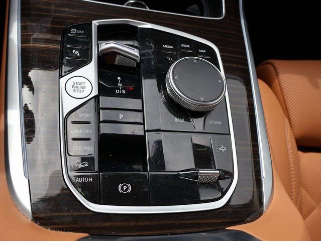 Used 2024 BMW X7 xDrive40i w/ Climate Comfort Package image 35