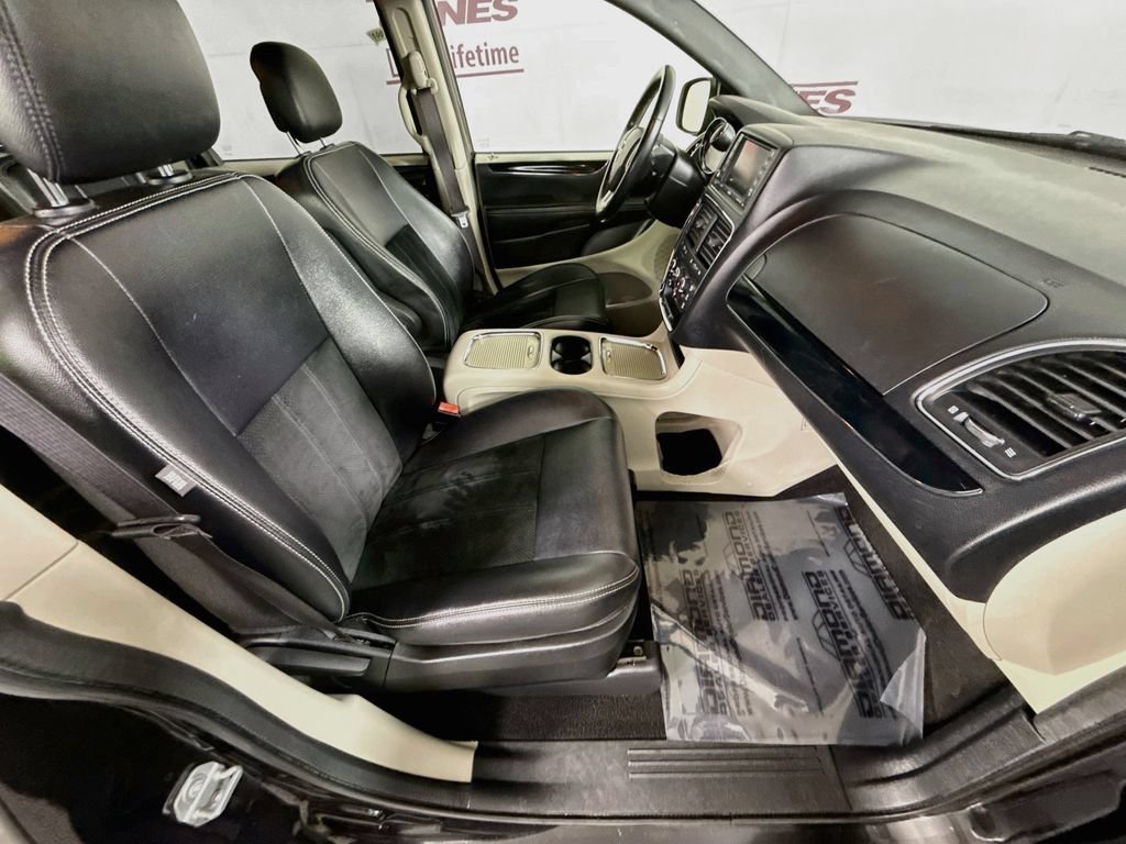 Used 2018 Dodge Grand Caravan SXT FWD image 31