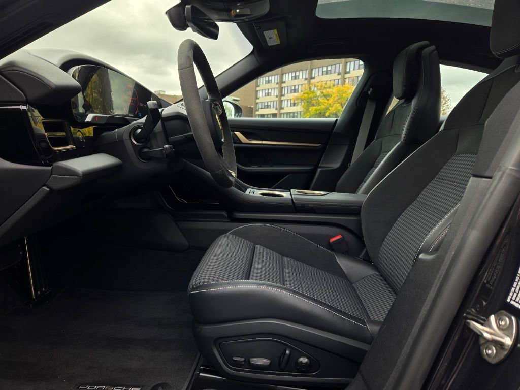 Certified 2025 Porsche Taycan 4S image 19