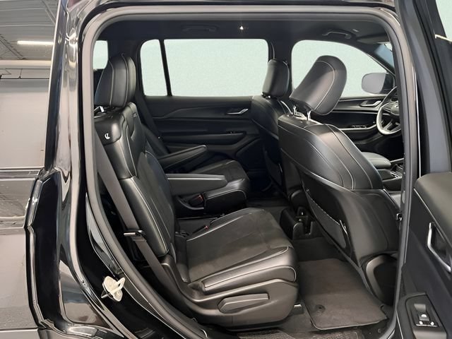 Used 2024 Jeep Grand Cherokee L Laredo AWD/4WD image 9