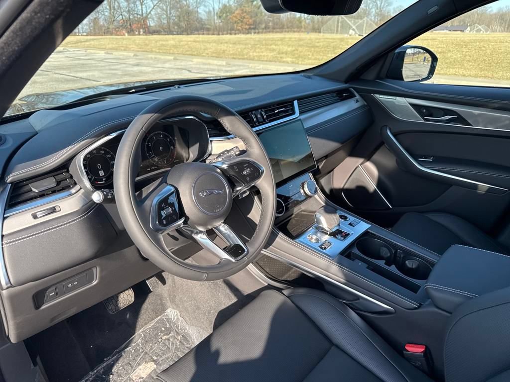 Certified 2026 Jaguar F-PACE R-Dynamic S AWD/4WD image 12
