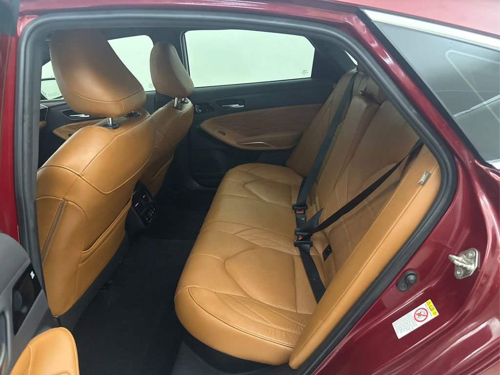 Used 2019 Toyota Avalon Limited image 25