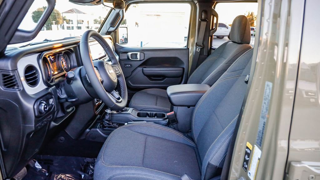 New 2026 Jeep Gladiator Sport image 19