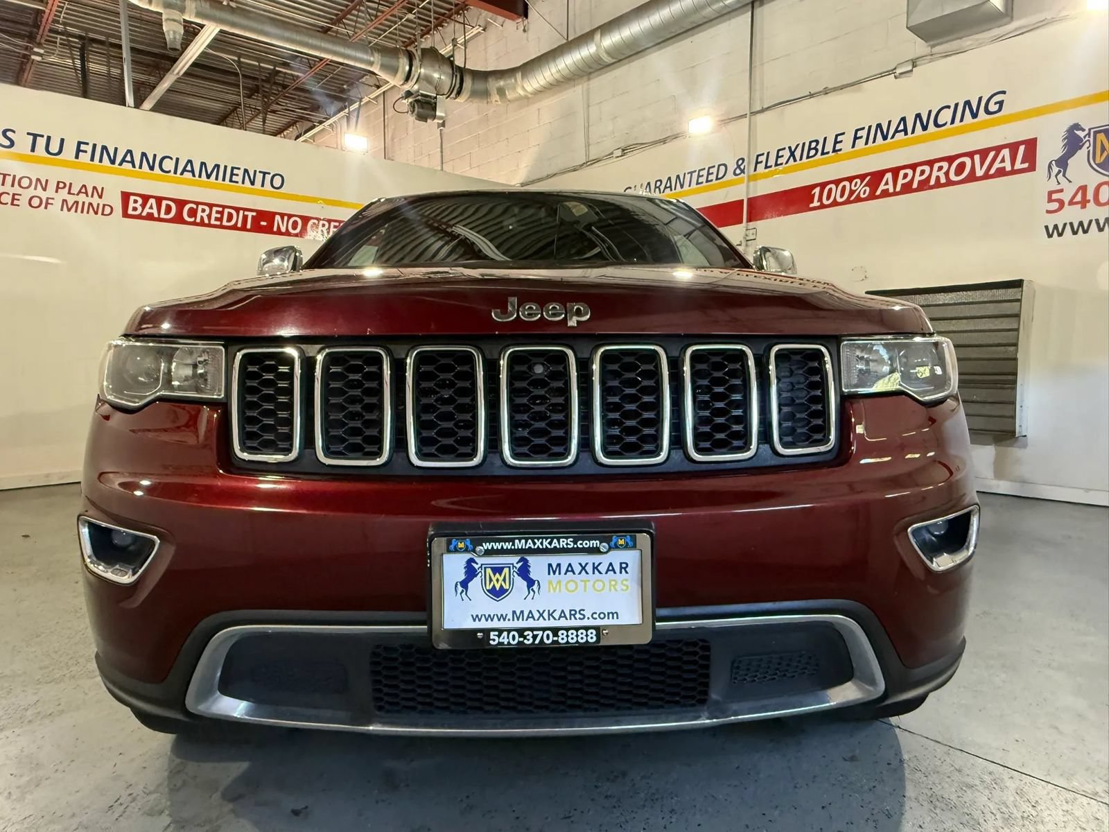 Used 2019 Jeep Grand Cherokee Limited AWD/4WD image 2